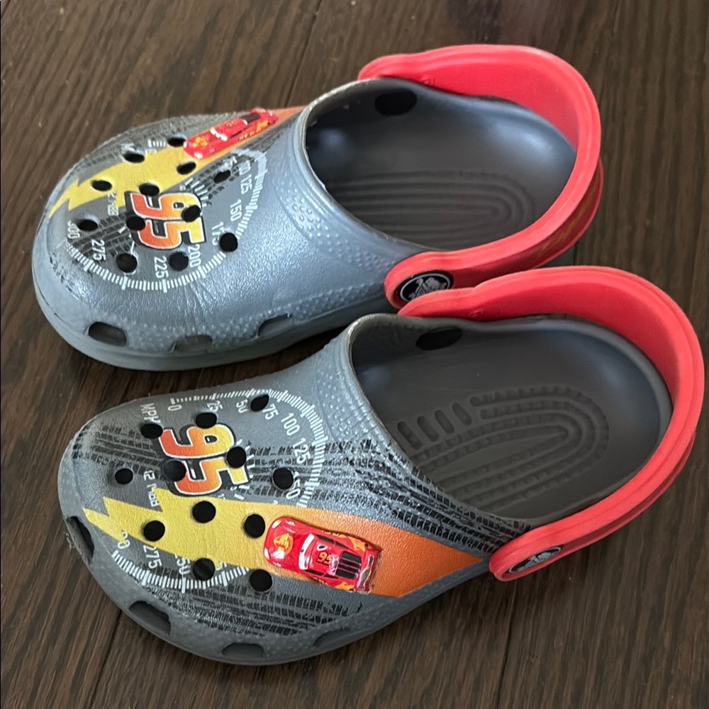 Crocs x Disney Pixar Cars Lightning McQueen Clogs
